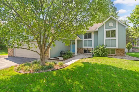 1420 Cutters Ln, Eagan, MN 55122