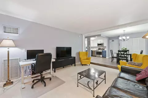6730 Vernon Ave S #213, Edina, MN 55436