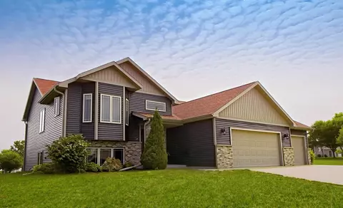 3558 Odyssey Dr SW, Rochester, MN 55902