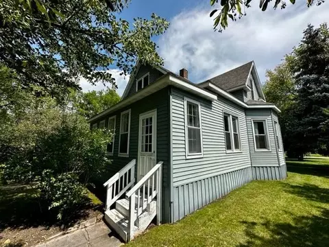 300 3rd Ave NE, Roseau, MN 56751