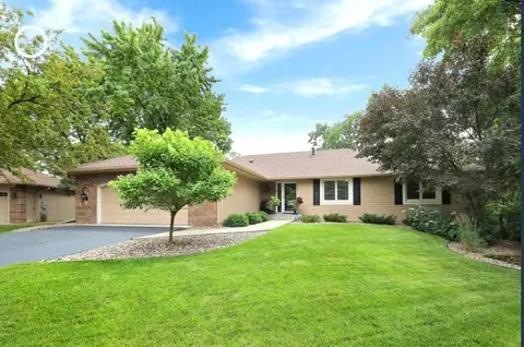 14992 Williamsburg Ct, Eden Prairie, MN 55347