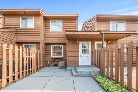 2039 9th Ave E, North Saint Paul, MN 55109