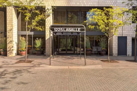 1225 Lasalle Ave #2102, Minneapolis, MN 55403