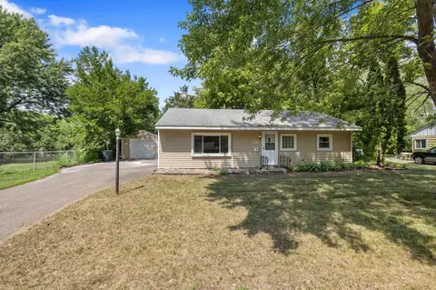 8620 Crest Rd, Bloomington, MN 55425 photo 2