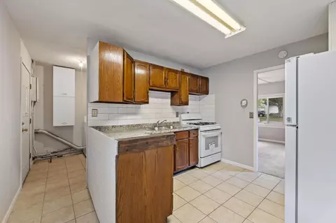 8620 Crest Rd, Bloomington, MN 55425 photo 9