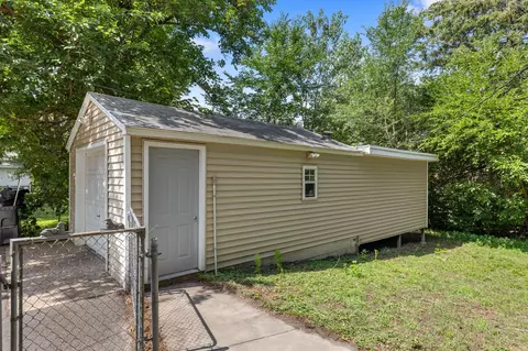 8620 Crest Rd, Bloomington, MN 55425 photo 21