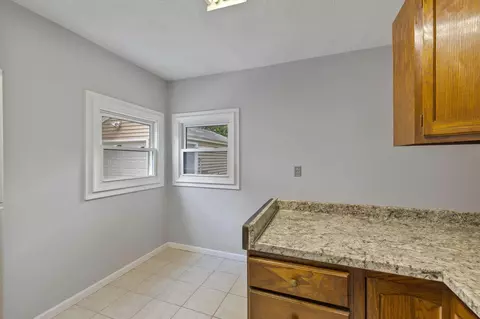 8620 Crest Rd, Bloomington, MN 55425 photo 12