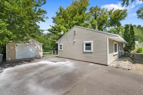 8620 Crest Rd, Bloomington, MN 55425 photo 25