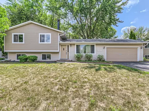 3850 Country Creek Way, Eagan, MN 55122
