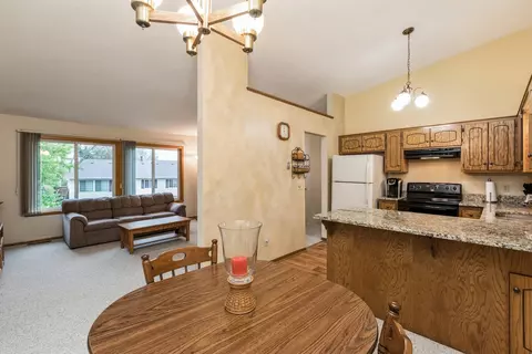 4471 Clover Ln #B, Eagan, MN 55122