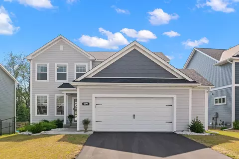 999 Oakwood Rd, Newport, MN 55055