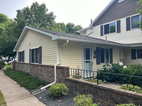 7566 15th Street Ln N, Oakdale, MN 55128