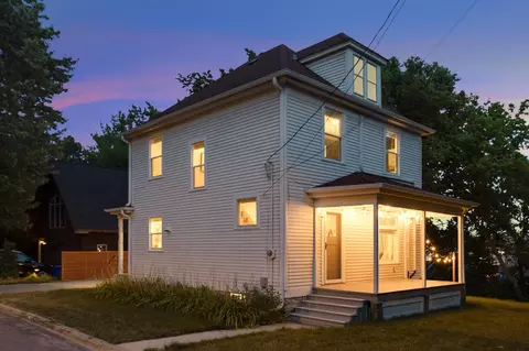 318 Irvine Ave, Saint Paul, MN 55102