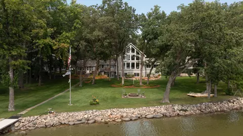 40652 Holiday Trl, Battle Lake, MN 56515