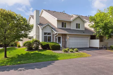 7092 48th St N, Oakdale, MN 55128