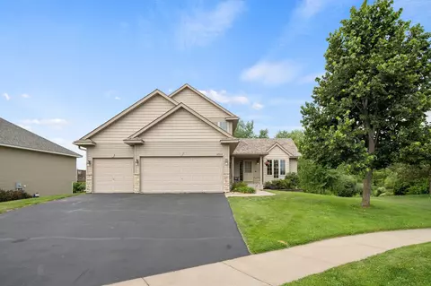 4952 Fairoaks Cir N, Hugo, MN 55038