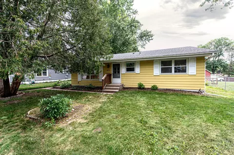 433 4th St S, Bayport, MN 55003