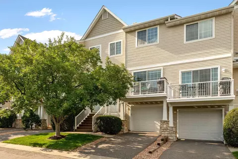 496 Willoughby Way W, Minnetonka, MN 55305