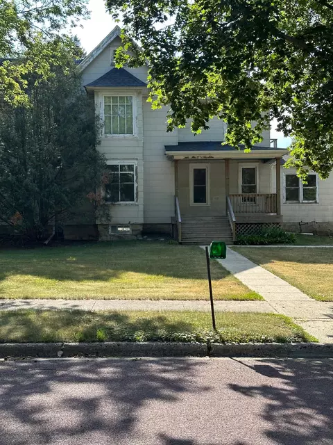 319 E Wyoming St, Redwood Falls, MN 56283