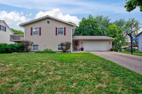 117 Carver Sq, Waconia, MN 55387