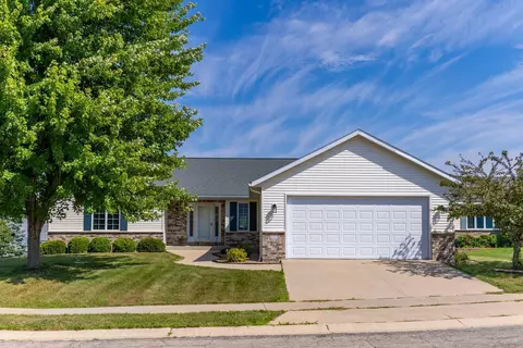 2757 Bandel Dr NW, Rochester, MN 55901