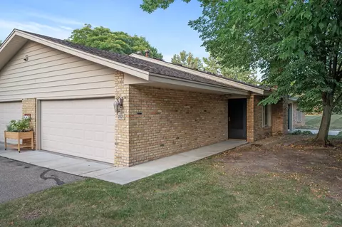 2321 Wildwood Trl, Minnetonka, MN 55305