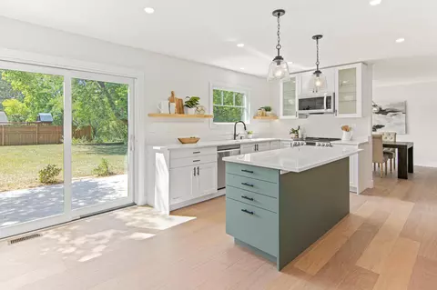 4921 Trillium Ln, Edina, MN 55435