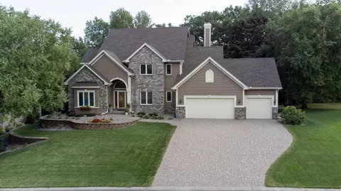 2062 Royale Dr, Eagan, MN 55122