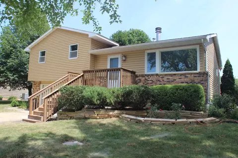 8 Linden Ln, Blue Earth, MN 56013