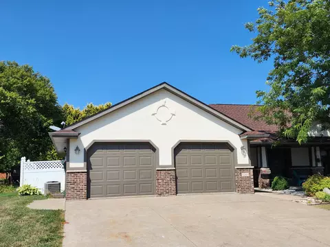 600 5th St NE, Plainview, MN 55964