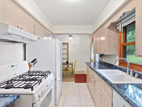 2135 Wuthering Heights Rd, Eagan, MN 55122 photo 12