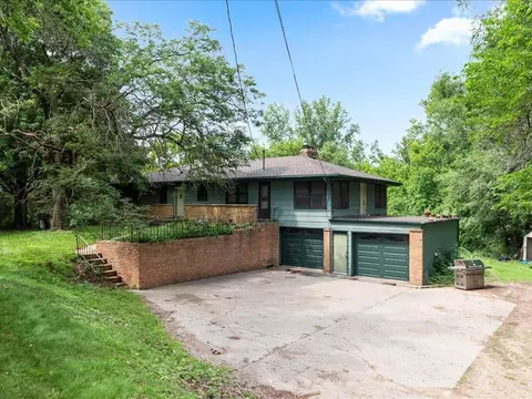 2135 Wuthering Heights Rd, Eagan, MN 55122
