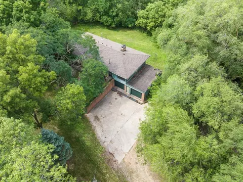 2135 Wuthering Heights Rd, Eagan, MN 55122 photo 3