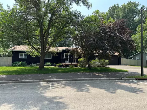 686 N 4th St, New Richmond, WI 54017