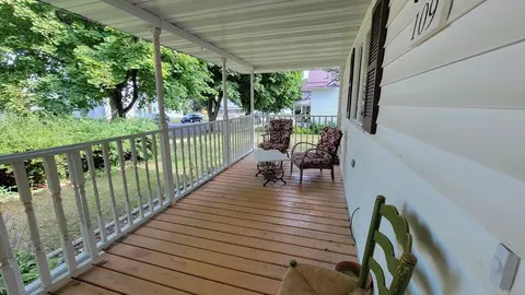 109 Maple St S, Mabel, MN 55954 photo 2