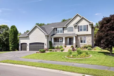 9237 Albano Trl, Inver Grove Heights, MN 55077