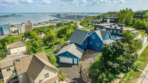 614 W 4th St, Duluth, MN 55806