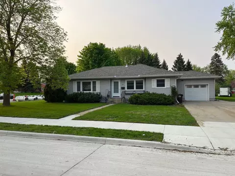 801 Main St E, New Prague, MN 56071