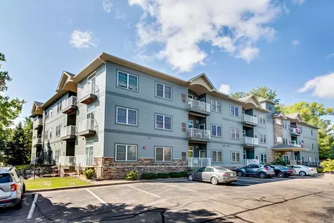 14937 60th St N #210, Oak Park Heights, MN 55082