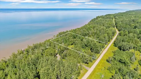 10453 E Devries Rd, Lakeside Twp, WI 54864