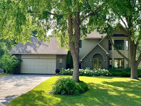 6431 Pleasant Park Dr, Chanhassen, MN 55317