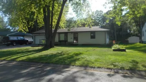3221 Random Rd, Eagan, MN 55121