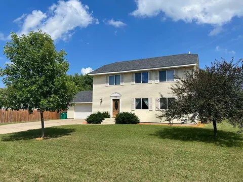 725 S Geinitz Ave, Litchfield, MN 55355