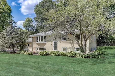 4984 W Hidden Valley Ct, Savage, MN 55378