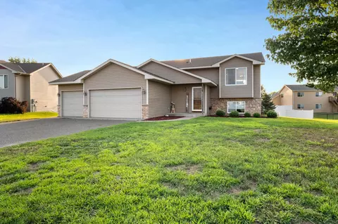 25828 Euclid Ave, Wyoming, MN 55092
