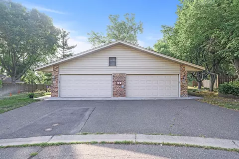 2337 Wildwood Trl, Minnetonka, MN 55305
