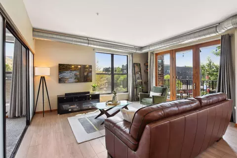 15 E Franklin Ave #300, Minneapolis, MN 55404