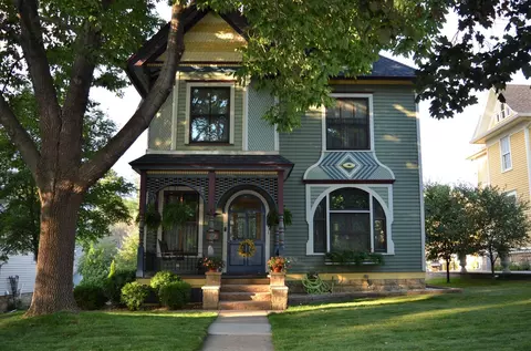 913 East Ave, Red Wing, MN 55066