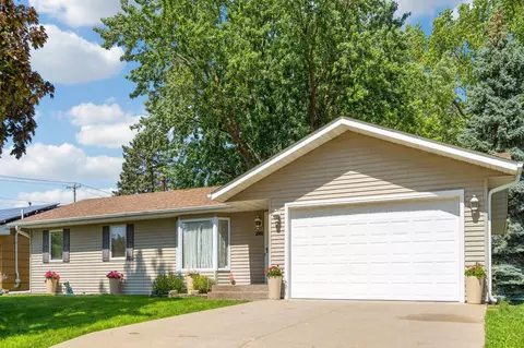 2382 Inca Ln, New Brighton, MN 55112