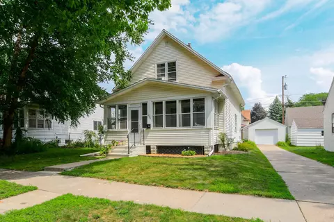 1008 Barrett St, Saint Paul, MN 55103
